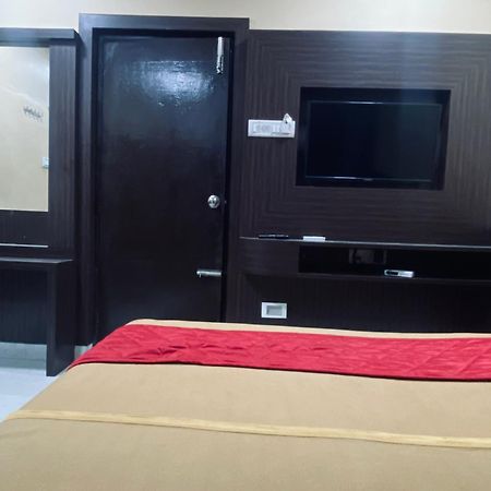 Gsr Residency Hotel Kanchipuram Bagian luar foto